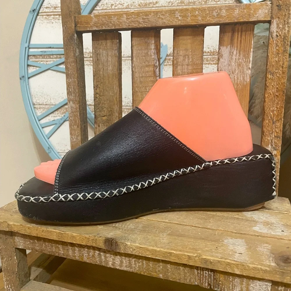 Laura Clement Leather Wedge Heels Sz 9 NEW